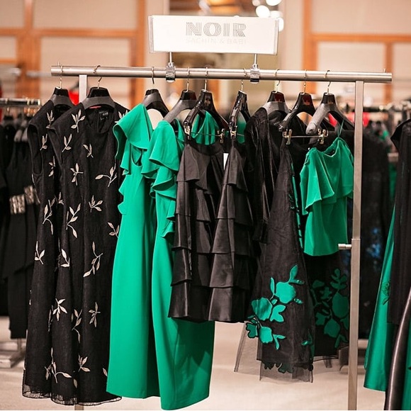 SACHIN + BABI TIER RUFFLE SKIRTS IN BLACK SACHIN BABI NOIR - Picture 13 of 13